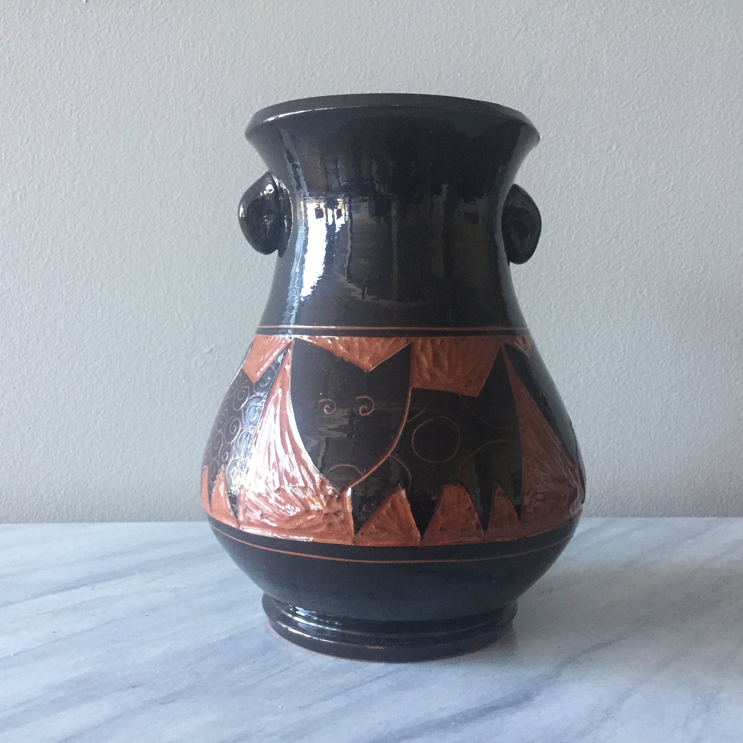 Vase (with decorative dog design)